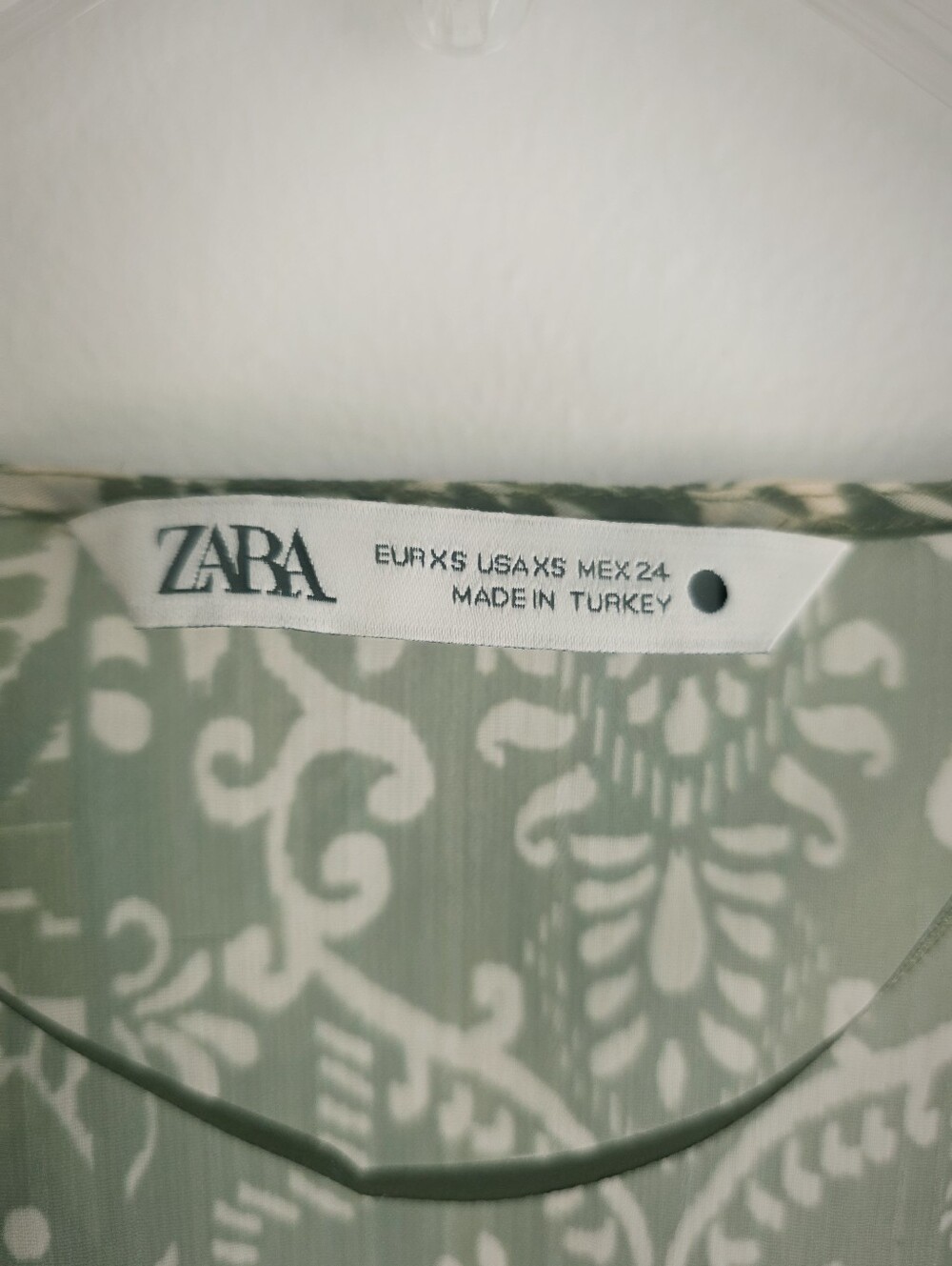 Zara Crop Sheer Long Sleeve Boho Green Paisley with Ring Detail XS Oversized - Picture 2 of 4